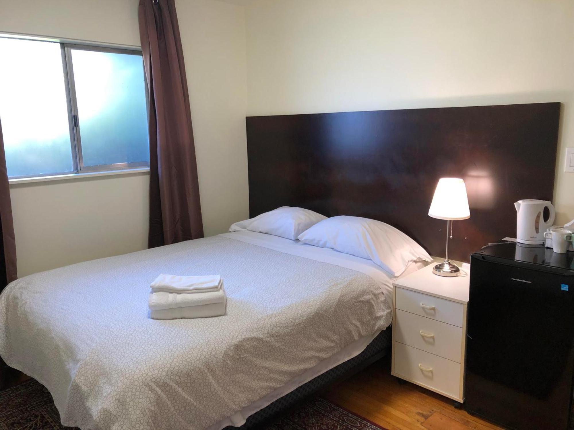 Comfort Cottage Guest House Near Subway Station, Bus And Downtown Ванкувер Екстер'єр фото